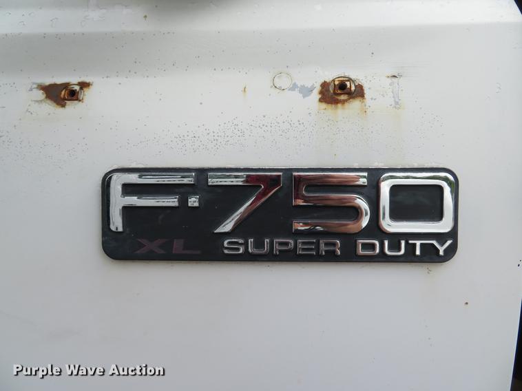 image for item DE8058 2000 Ford F750 Super Duty XL dump truck