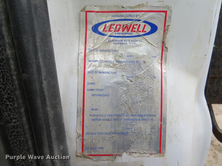 image for item DE8058 2000 Ford F750 Super Duty XL dump truck