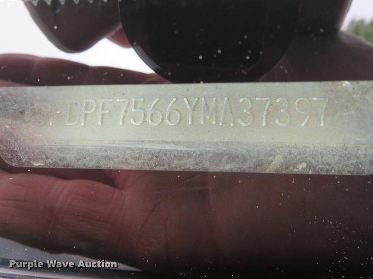 image for item DE8058 2000 Ford F750 Super Duty XL dump truck