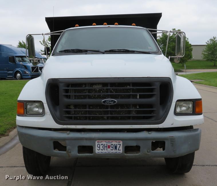 image for item DE8059 2000 Ford F650 Super Duty XL dump truck