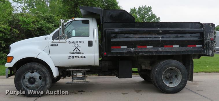image for item DE8059 2000 Ford F650 Super Duty XL dump truck