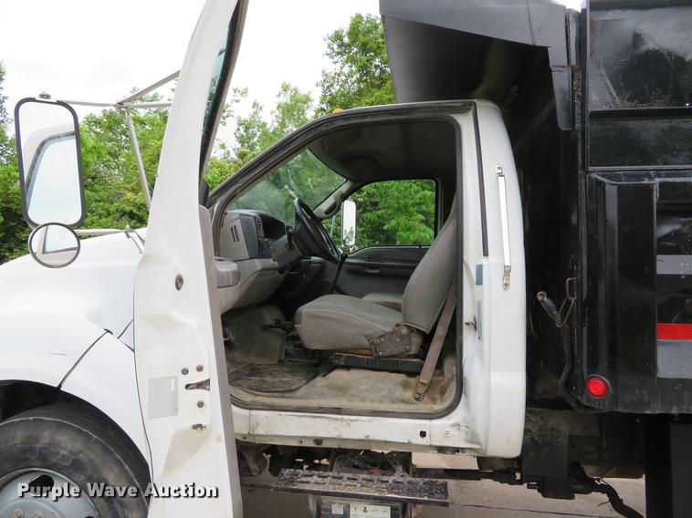 image for item DE8059 2000 Ford F650 Super Duty XL dump truck