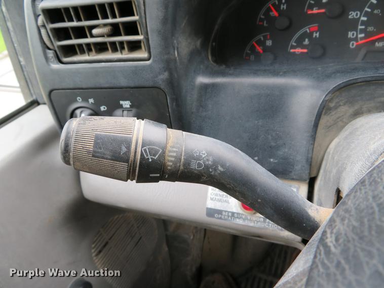 image for item DE8059 2000 Ford F650 Super Duty XL dump truck