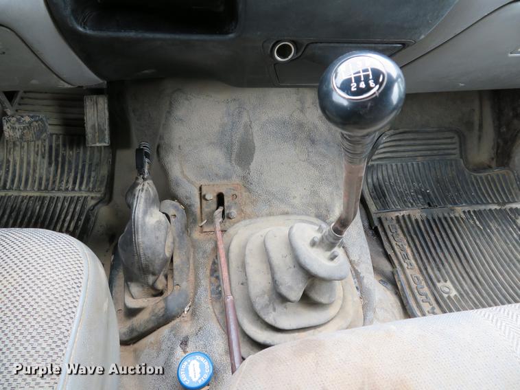 image for item DE8059 2000 Ford F650 Super Duty XL dump truck