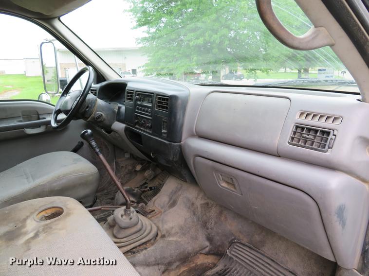 image for item DE8059 2000 Ford F650 Super Duty XL dump truck