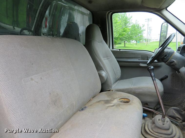 image for item DE8059 2000 Ford F650 Super Duty XL dump truck