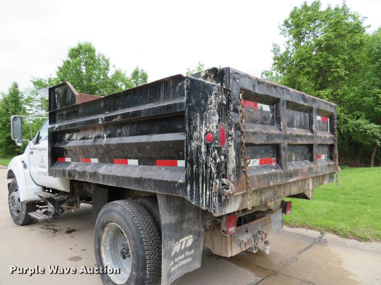 image for item DE8059 2000 Ford F650 Super Duty XL dump truck