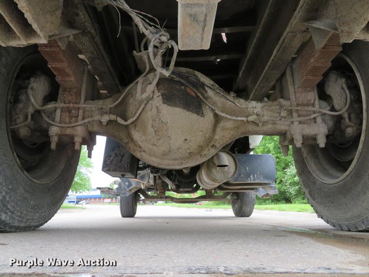 image for item DE8059 2000 Ford F650 Super Duty XL dump truck