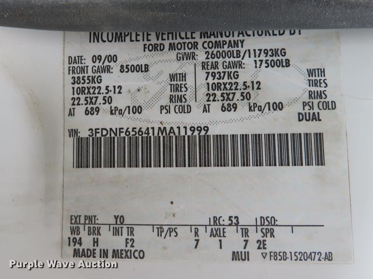 image for item DE8059 2000 Ford F650 Super Duty XL dump truck