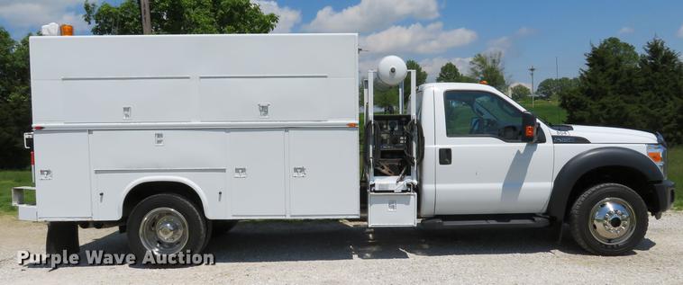 image for item DE8071 2011 Ford F550 Super Duty XL service truck