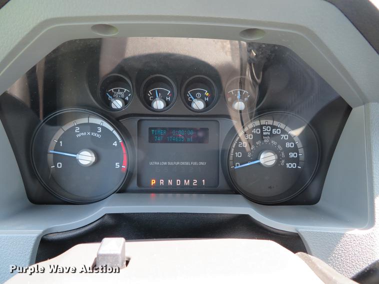 image for item DE8071 2011 Ford F550 Super Duty XL service truck
