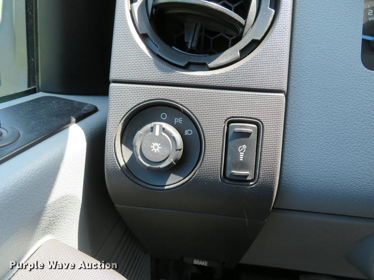 image for item DE8071 2011 Ford F550 Super Duty XL service truck