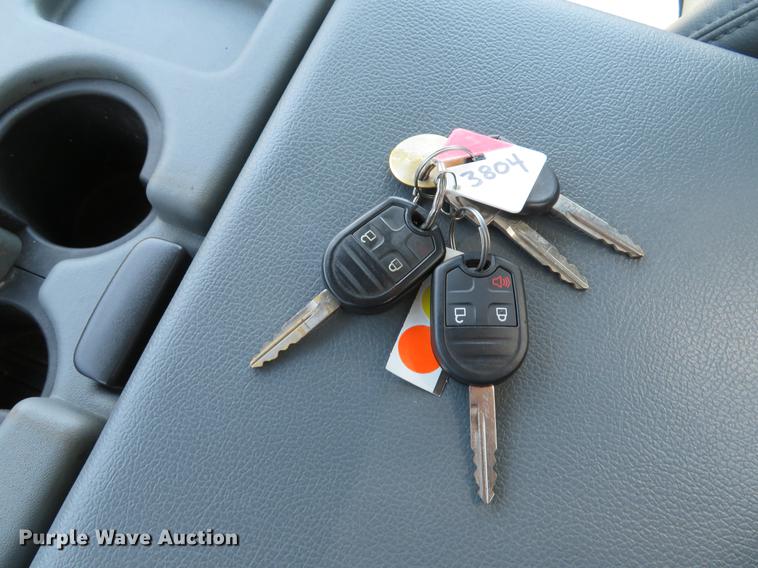 image for item DE8071 2011 Ford F550 Super Duty XL service truck