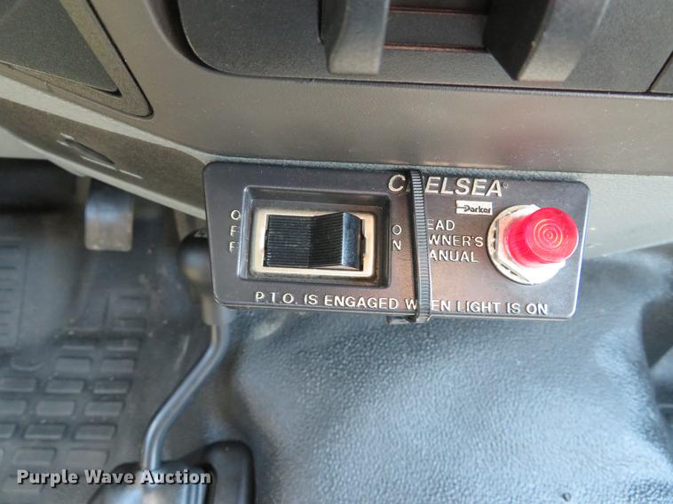 image for item DE8071 2011 Ford F550 Super Duty XL service truck