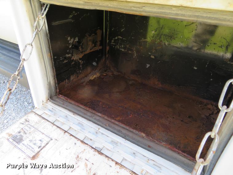 image for item DE8071 2011 Ford F550 Super Duty XL service truck