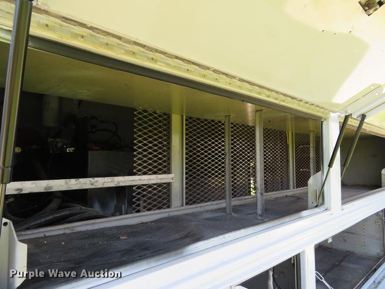 image for item DE8071 2011 Ford F550 Super Duty XL service truck