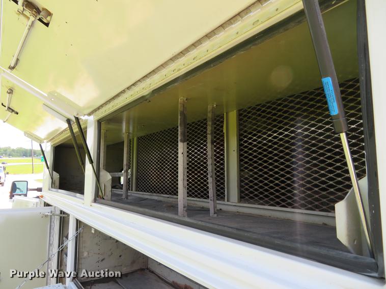 image for item DE8071 2011 Ford F550 Super Duty XL service truck