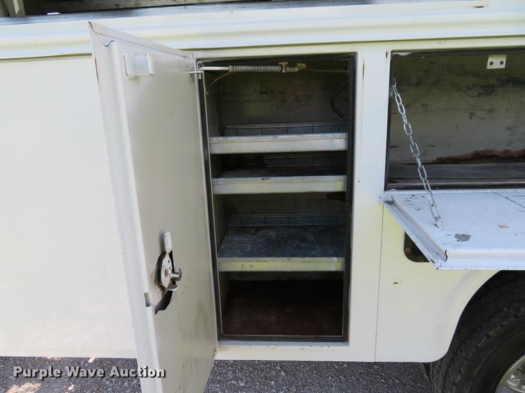 image for item DE8071 2011 Ford F550 Super Duty XL service truck