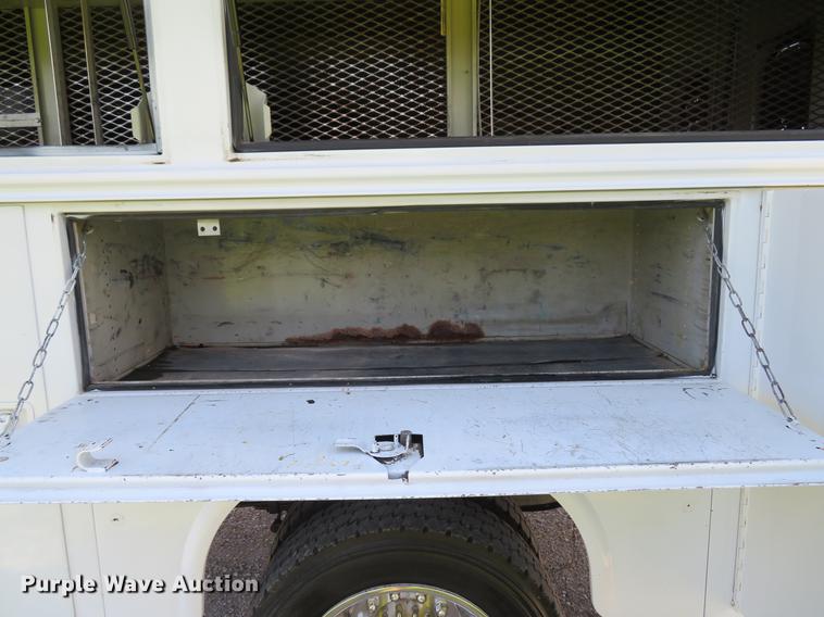 image for item DE8071 2011 Ford F550 Super Duty XL service truck