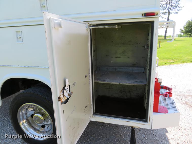 image for item DE8071 2011 Ford F550 Super Duty XL service truck