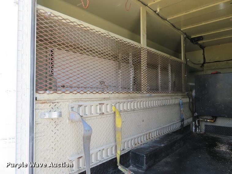 image for item DE8071 2011 Ford F550 Super Duty XL service truck