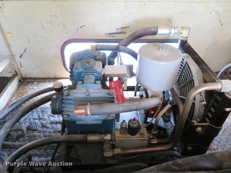 image for item DE8071 2011 Ford F550 Super Duty XL service truck