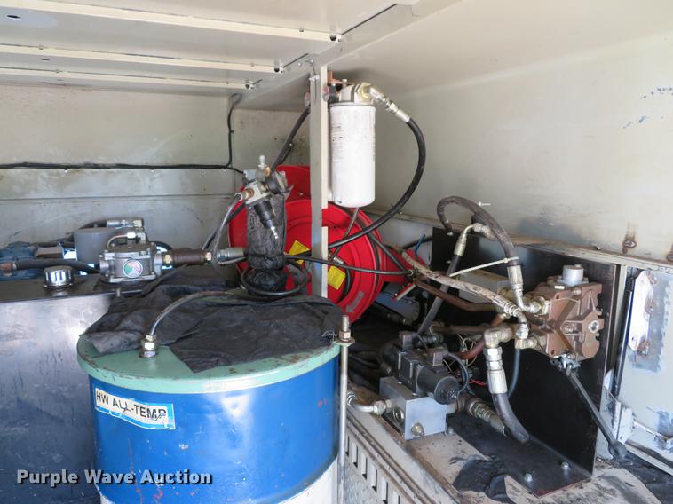 image for item DE8071 2011 Ford F550 Super Duty XL service truck