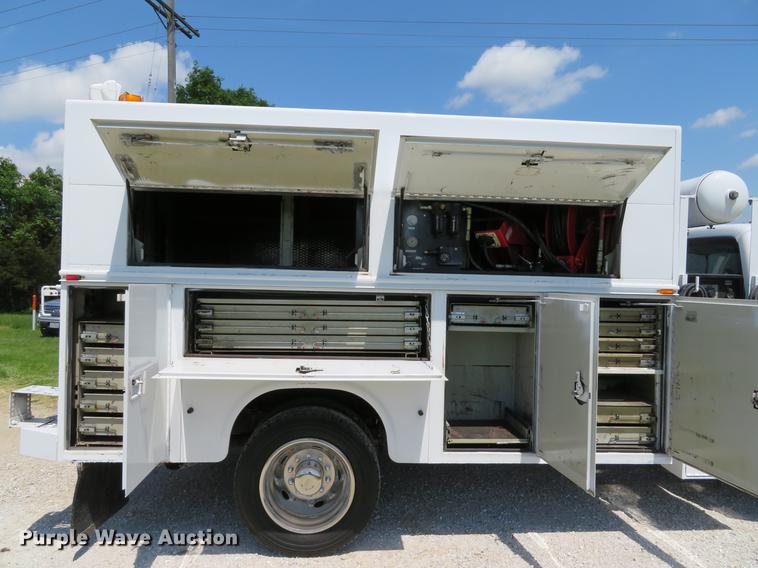 image for item DE8071 2011 Ford F550 Super Duty XL service truck