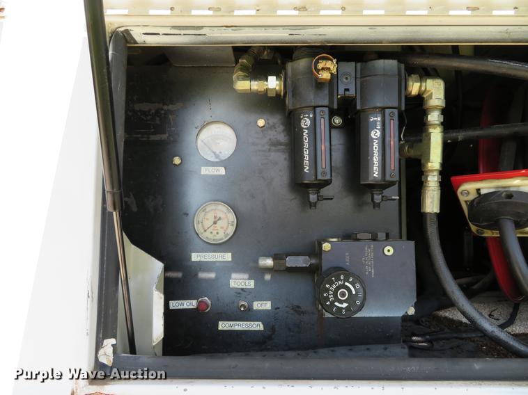 image for item DE8071 2011 Ford F550 Super Duty XL service truck