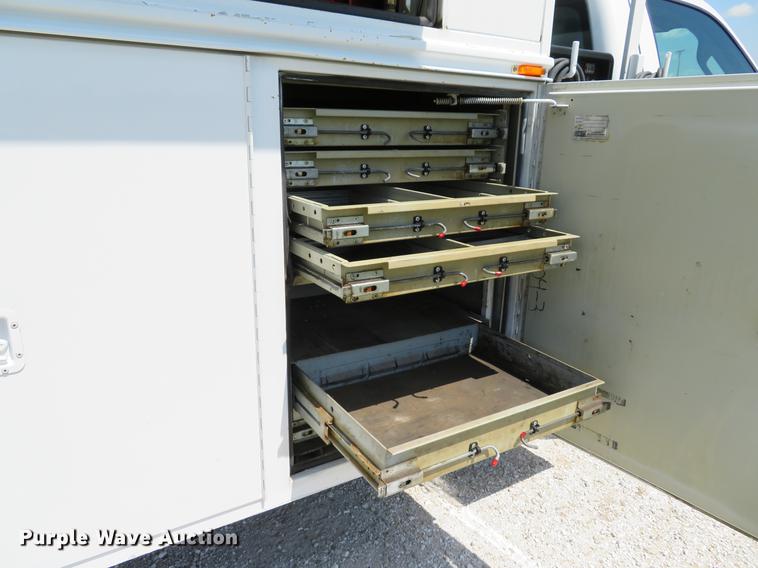 image for item DE8071 2011 Ford F550 Super Duty XL service truck