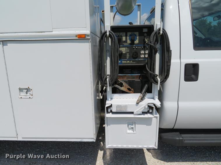 image for item DE8071 2011 Ford F550 Super Duty XL service truck