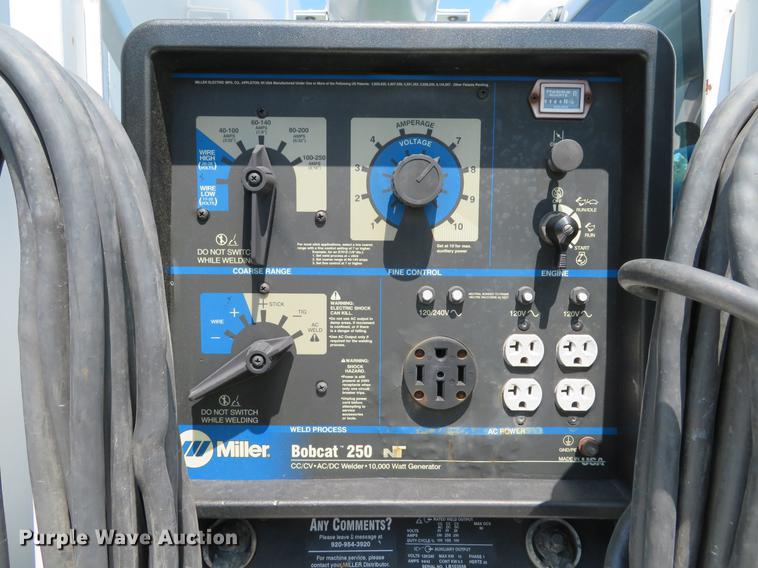 image for item DE8071 2011 Ford F550 Super Duty XL service truck