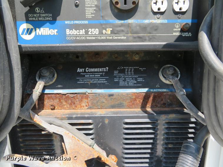 image for item DE8071 2011 Ford F550 Super Duty XL service truck