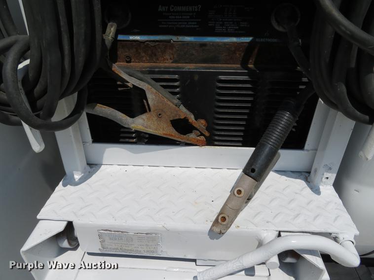 image for item DE8071 2011 Ford F550 Super Duty XL service truck