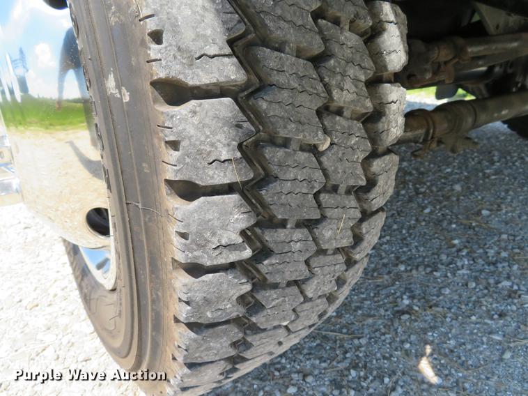 image for item DE8071 2011 Ford F550 Super Duty XL service truck