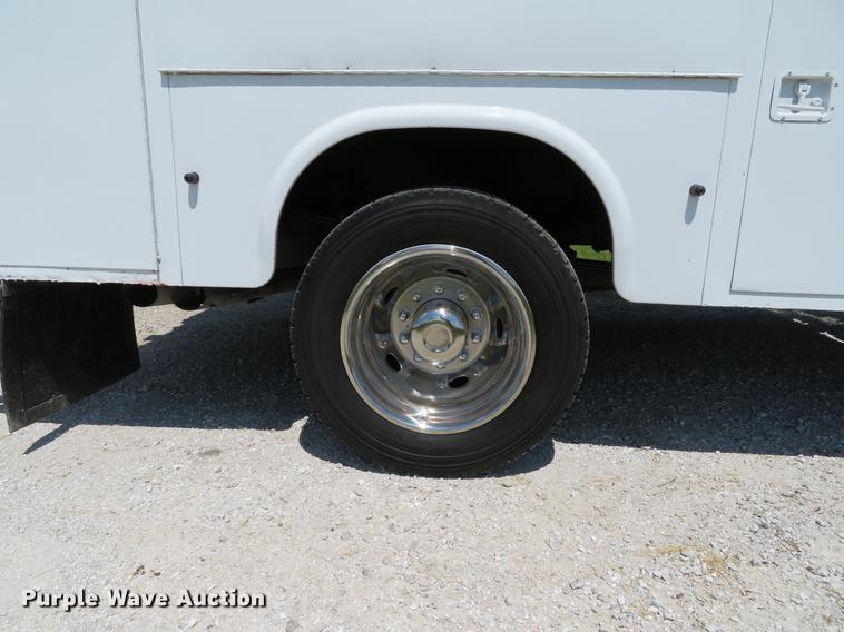 image for item DE8071 2011 Ford F550 Super Duty XL service truck