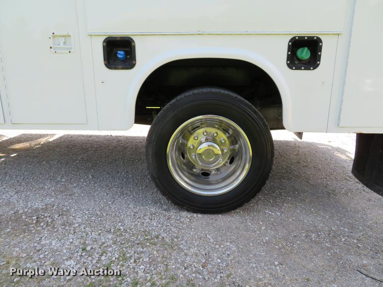 image for item DE8071 2011 Ford F550 Super Duty XL service truck