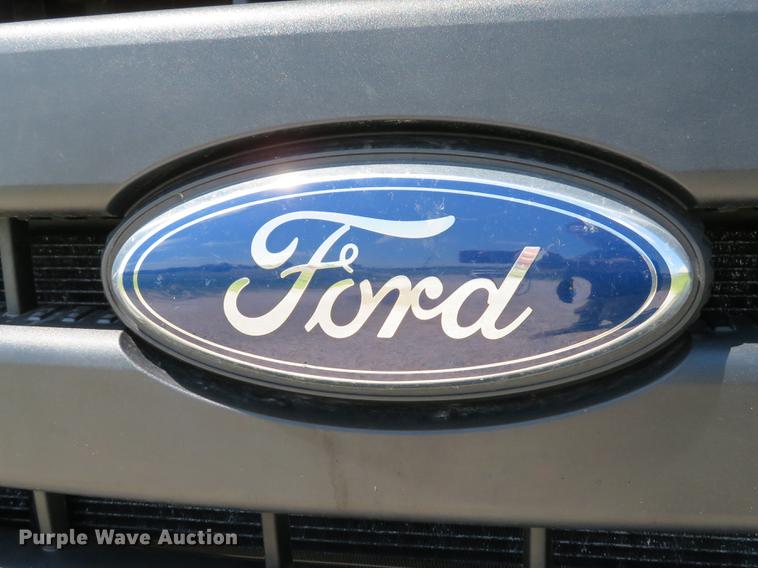 image for item DE8071 2011 Ford F550 Super Duty XL service truck