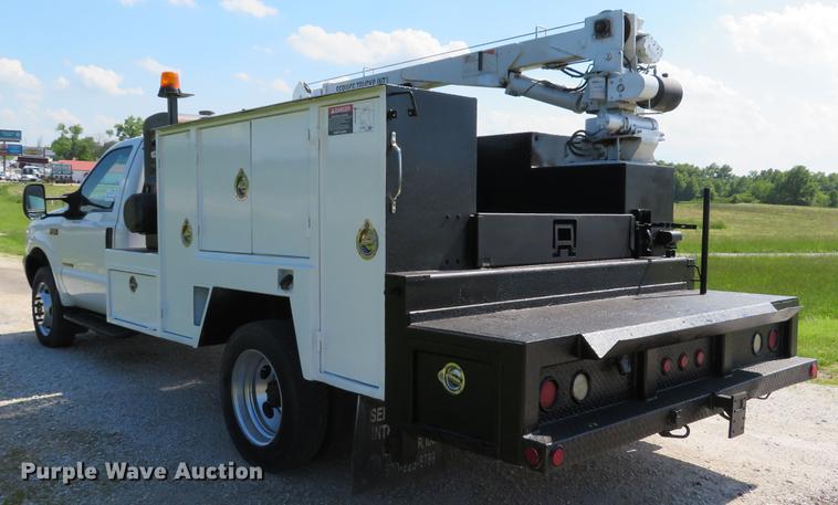 image for item DE8073 2001 Ford F550 Super Duty XL service truck with crane