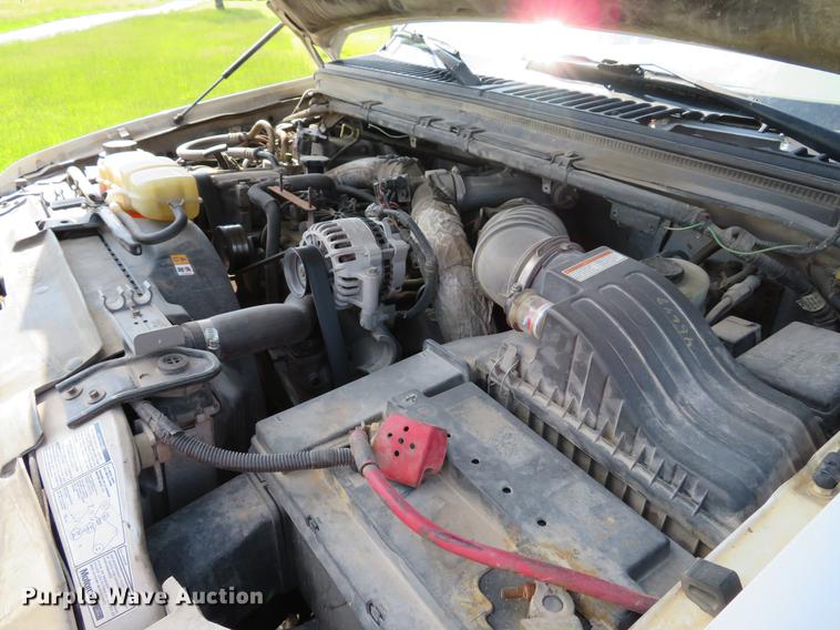 image for item DE8073 2001 Ford F550 Super Duty XL service truck with crane