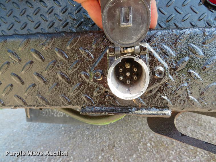 image for item DE8073 2001 Ford F550 Super Duty XL service truck with crane