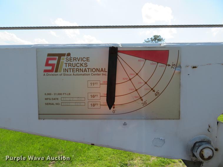 image for item DE8073 2001 Ford F550 Super Duty XL service truck with crane