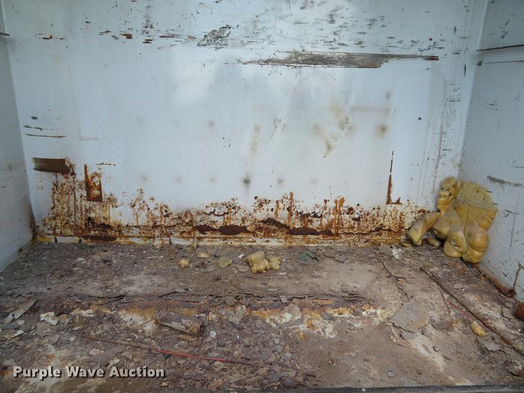 image for item DE8073 2001 Ford F550 Super Duty XL service truck with crane