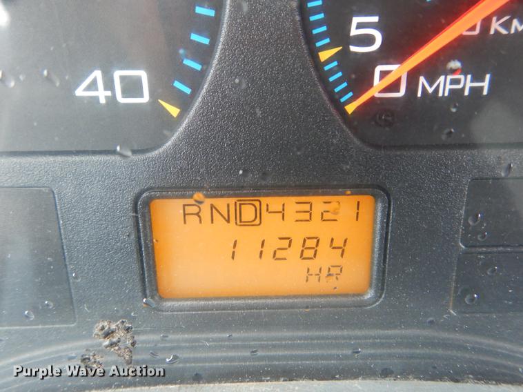 image for item DE8420 2004 International 7400 dump truck