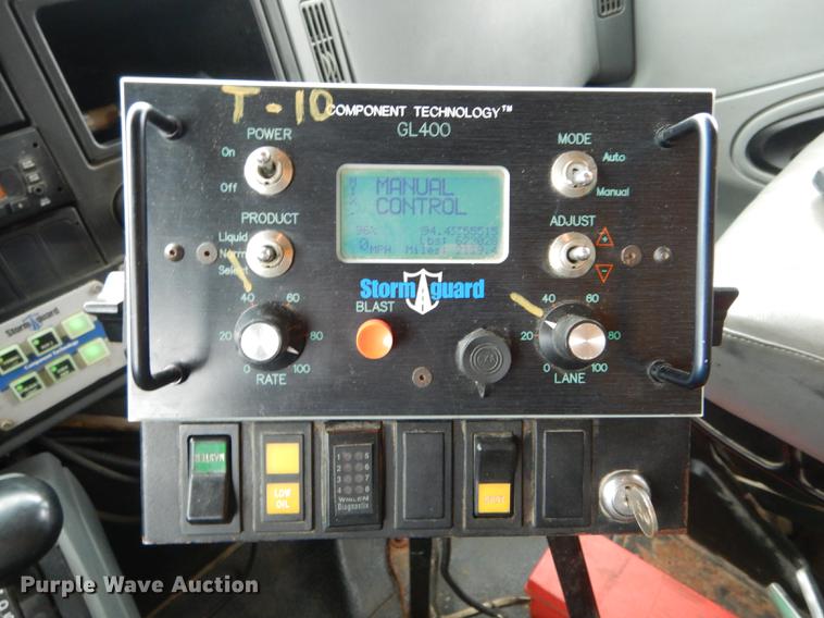 image for item DE8420 2004 International 7400 dump truck