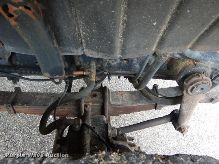 image for item DE8420 2004 International 7400 dump truck