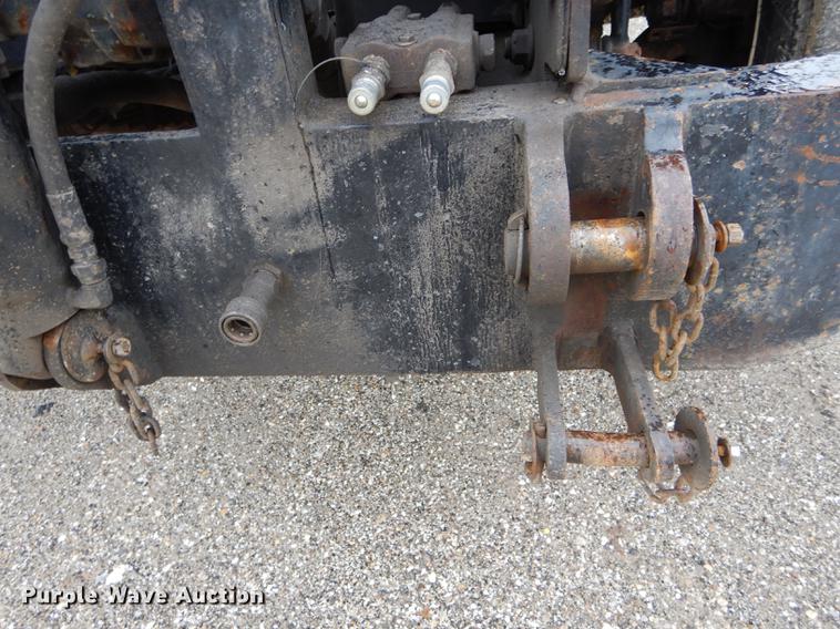 image for item DE8420 2004 International 7400 dump truck