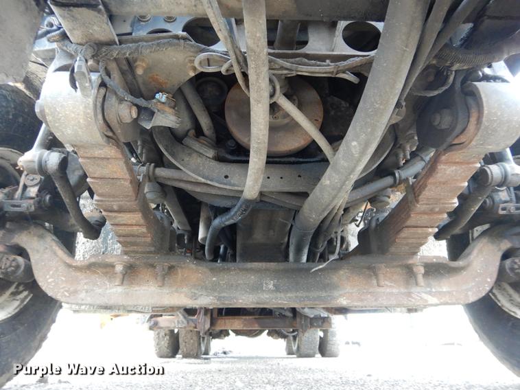 image for item DE8420 2004 International 7400 dump truck