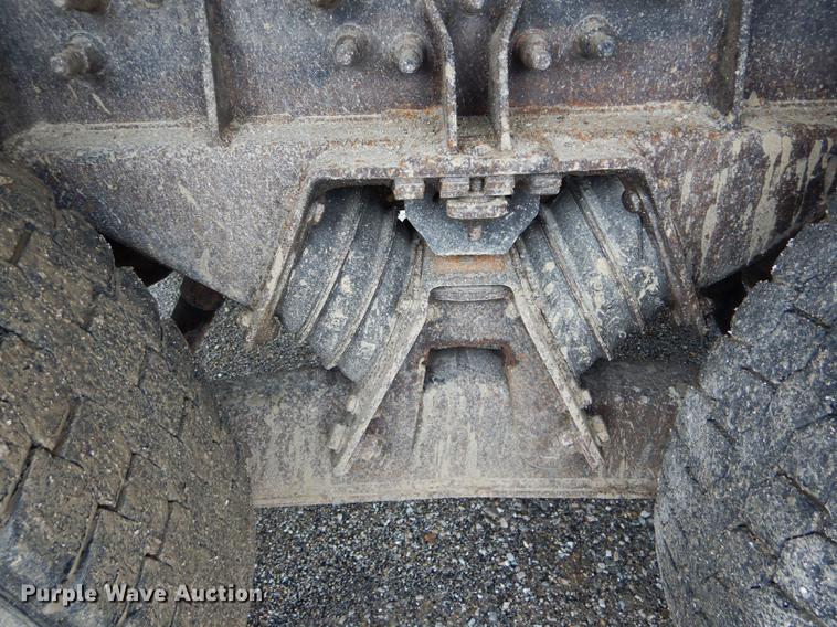 image for item DE8420 2004 International 7400 dump truck