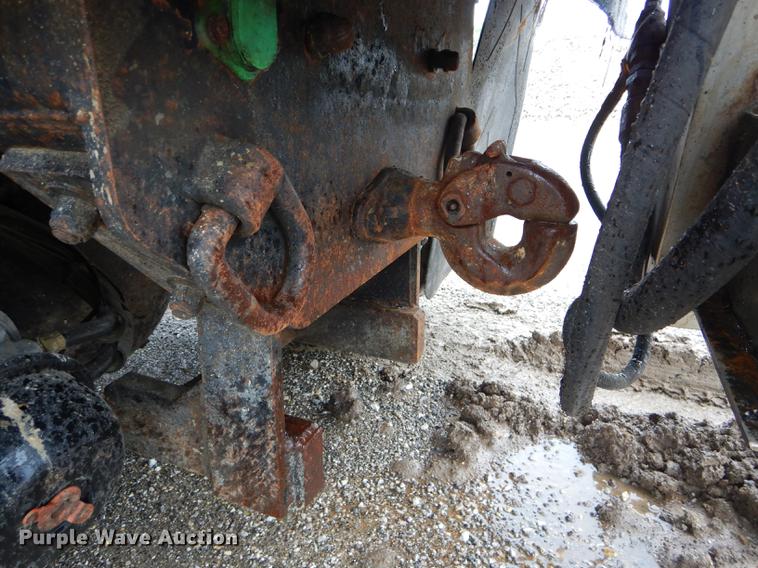 image for item DE8420 2004 International 7400 dump truck